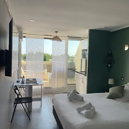 Camp Naturiste Vue Mer, Le Gilyves Cocooning Apartment *