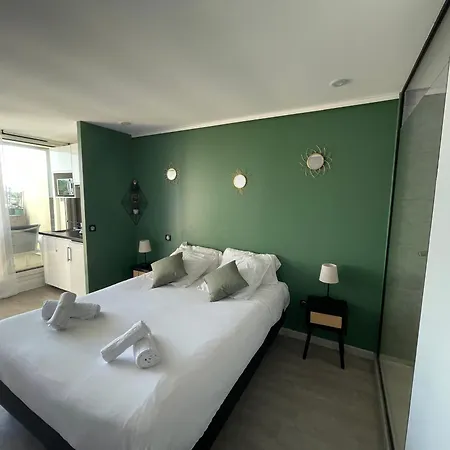 Camp Naturiste Vue Mer, Le Gilyves Cocooning Apartment *